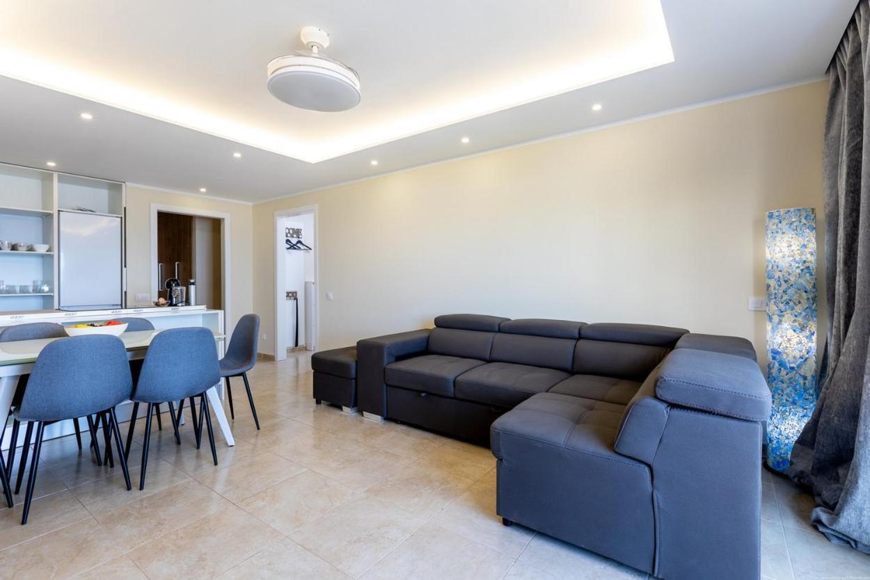 Sea Front Spacious 2 Bedroom