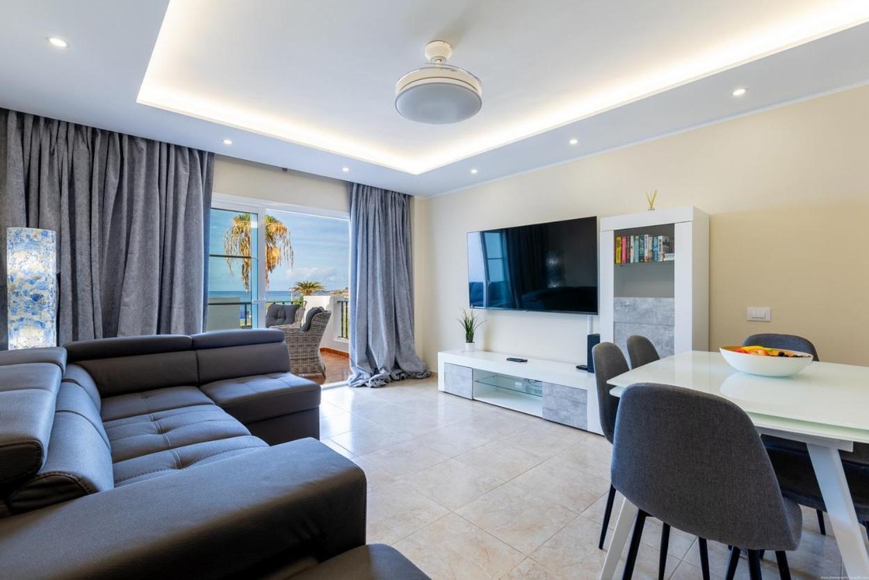 Sea Front Spacious 2 Bedroom Appartement Costa Adeje (Tenerife)